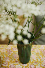 Afbeelding in Gallery-weergave laden, Bergs Potter:  Daisy glazed Emerald Green Hoogte 25cm
